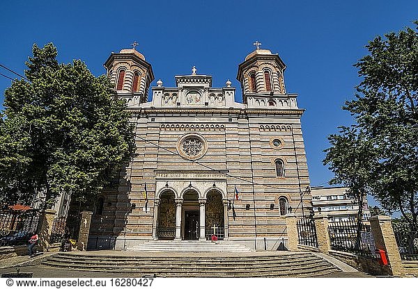 Fassade der Kathedrale der Heiligen Peter und Paul. Constan?a  Rumänien  Europa.