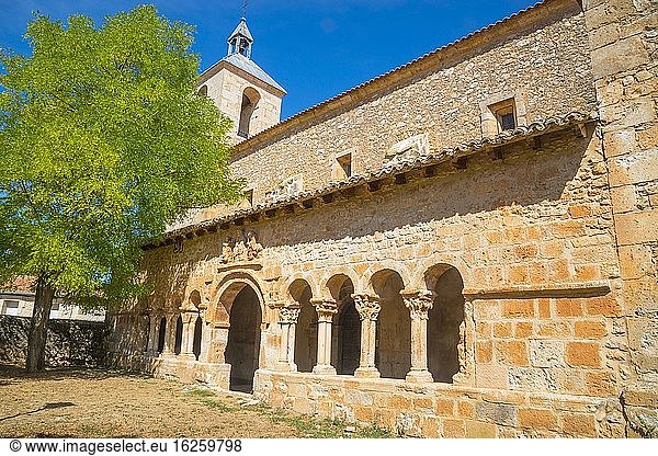 Fassade der Kirche Asuncion de Nuestra Se?ora. Villasayas  Provinz Soria  Kastilien-León  Spanien.