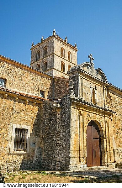 Fassade der Kirche. Cedillo de la Torre  Provinz Segovia  Kastilien-León  Spanien.