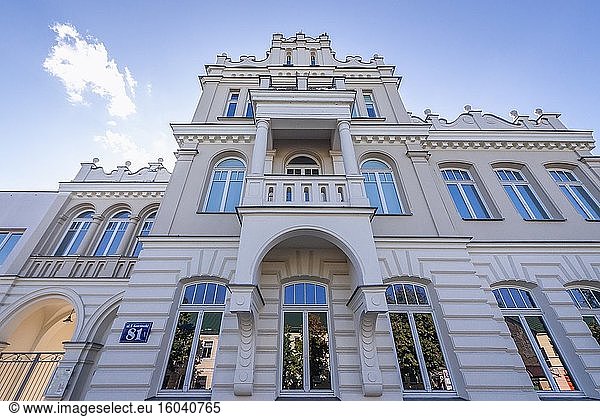 Fassade des Bezirksmuseums in der Stadt Suwalki  die in der Woiwodschaft Podlachien im Nordosten Polens liegt.