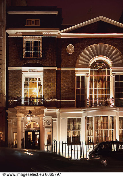 Fassade von Boodle s Gentleman s Club  London  UK.