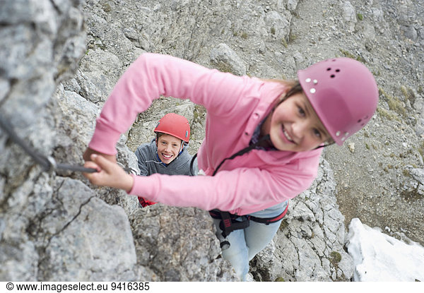 Felsbrocken Jugendlicher Junge - Person Alpen Mädchen klettern