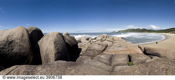 Felsen  Strand  Meer  Santa Catarina  Brasilien  Südamerika