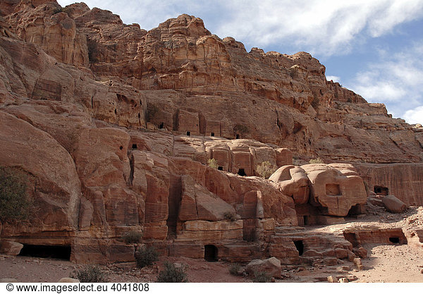 Felsengräber in der antiken nabatäischen Felsenstadt Petra Jordanien Naher Osten Asien