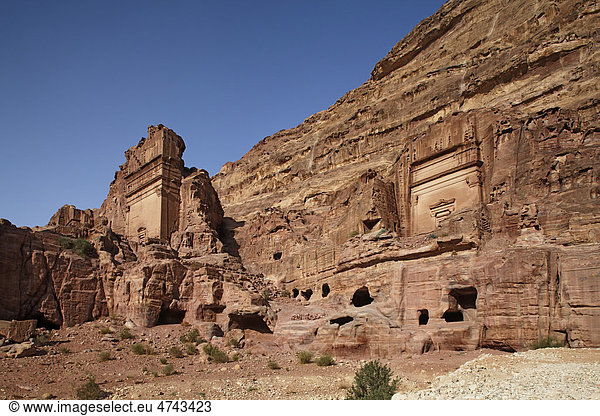 Felsengräber  Petra  Nabatäer  Hauptstadt  Felsenstadt  UNESCO-Welterbe  Wadi Musa  Haschemitisches Königreich Jordanien  Orient  Naher Osten  Vorderasien  Asien