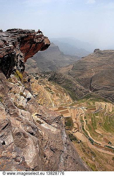 Felsformation über dem BaiT Muni-Tal  Bait Muni  Jemen.