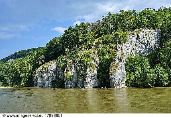 Felsformation Drei Steinerne Brüder  Naturschutzgebiet Weltenburger Enge am Fluss Donau  Niederbayern  Bayern  Deutschland  Europa