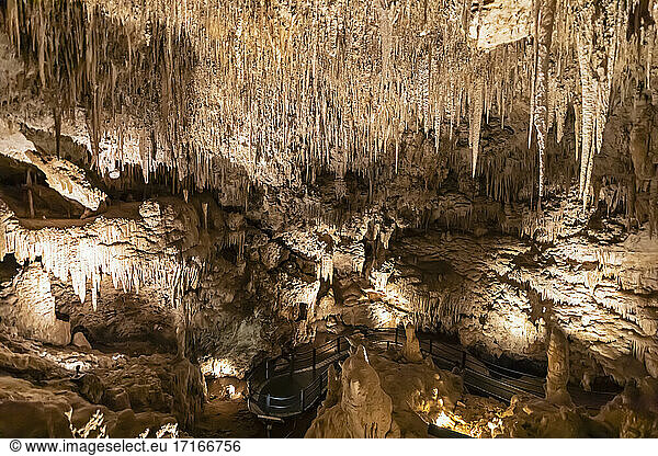 Felsformationen in der Ngilgi-Höhle