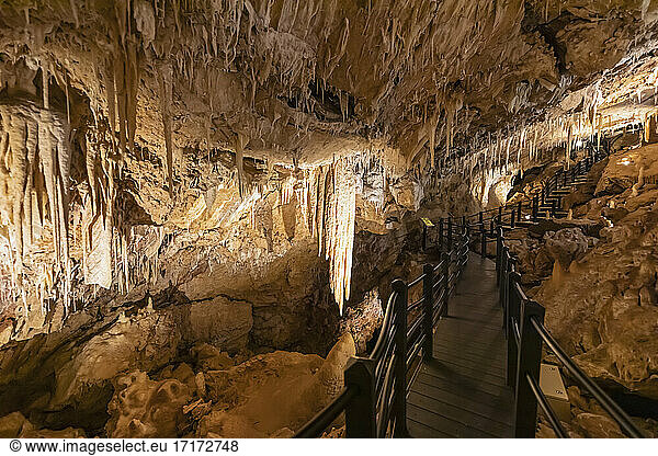 Felsformationen in der Ngilgi-Höhle