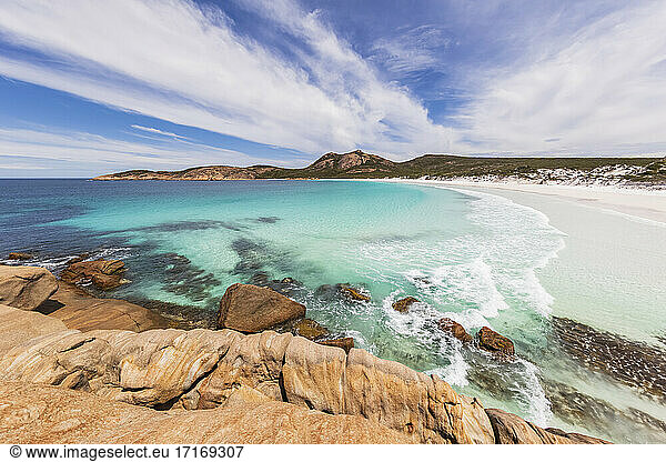 Felsformationen und Küste mit türkisfarbener Bucht  Cape Le Grand National Park  Australien