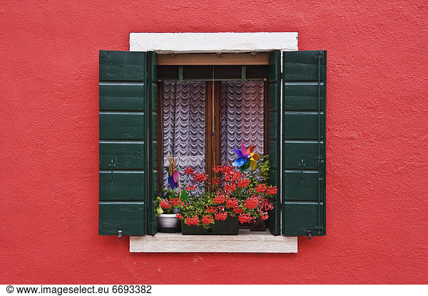 Fenster Wand offen rot