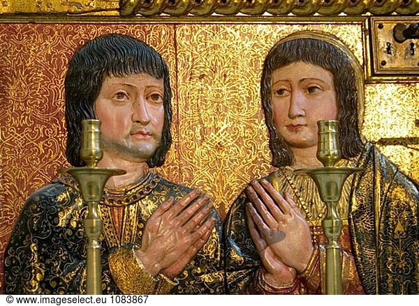 Ferdinand der katholische (links) und seiner Frau Isabella i.  Relief mit vergoldeten und Polychromie von Alonso de Mena (1632) im Royal Kapelle Museum in der Kathedrale. Granada. Andalusien  Spanien
