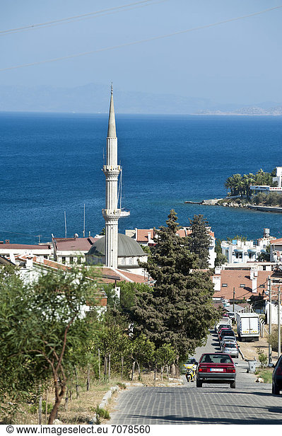 Fernverkehrsstraße Meer Ansicht Minarett Türkei Provinz Mugla