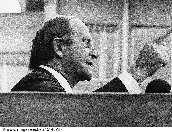 Filbinger  Hans Karl  15.9.1913 - 1.4.2007  deut. Politiker  (CDU)  MinisterprÃ¤sident von Baden - WÃ¼rttemberg  1966 - 1978  Portrait  Profil  wÃ¤hrend Rede  Stuttgart  1970er Jahre