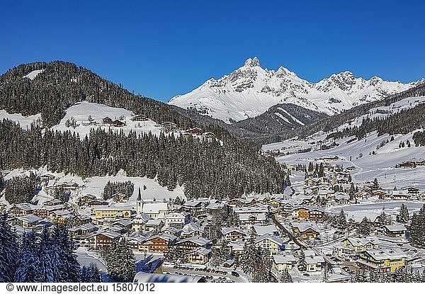 Filzmoos in winter with mountain peak Bischofsmütze  Pongau  province of Salzburg  Austria  Europe