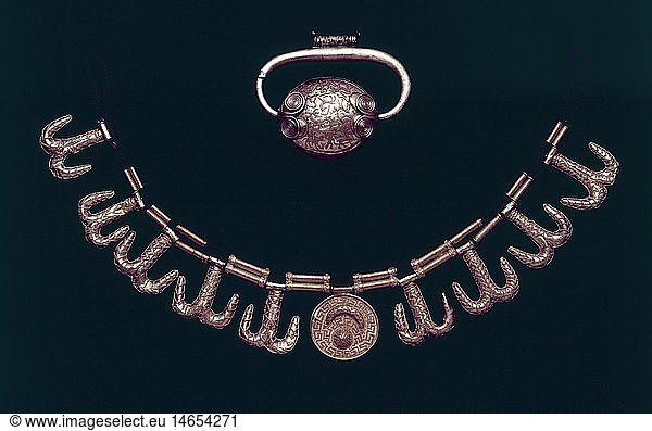 fine arts  ancient world  Etruria  jewellery  gold chain and talisman capsule  7th century BC  metal  national collection of antiquities  Munich  Germany