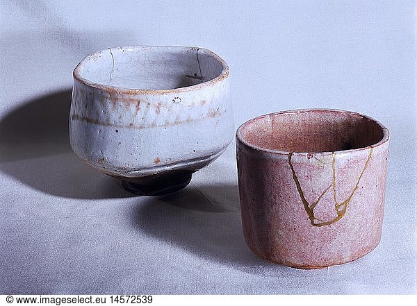fine arts  Japan  vessels  left: tea bowl  diameter 14 cm  circa 1600  Museum of East Asian Art  Berlin  right: teacup  Raku-yaki clay  diameter 11.2 cm  18th century  Museum of Art and Trade  Hamburg