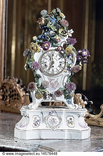 fine arts  porcelain / china  clock with Meissen porcelain  design by Johann Joachim Kaendler (wirkte 1731 - 1775)  Ansbach Margrave Castle