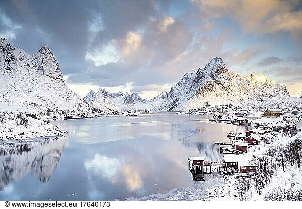 Fishing village of Reine in winter morning atmosphere  Reinefjord  Moskenesøya  Lofoten  Norway  Europe