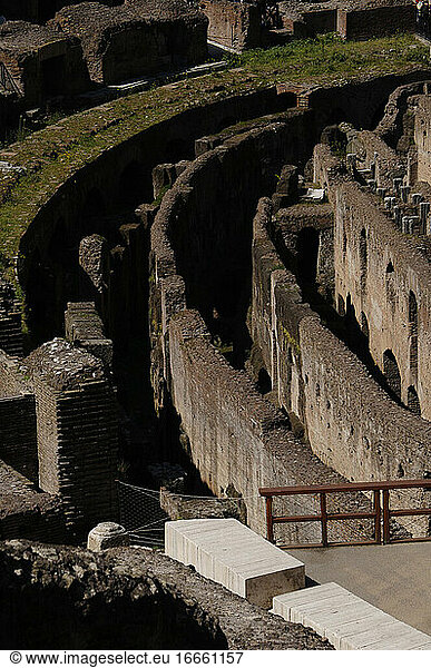 Flavisches Amphitheater oder Kolosseum. Römische Periode. Erbaut in 70-80 n. Chr. Flavische Dynastie. Das Innere. Die Arena. Rom. Italien.