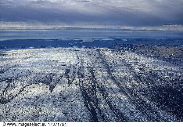 Flugaufnahme Strukturen des Gletschers Vatnajökull  Austurland  Island  Europa