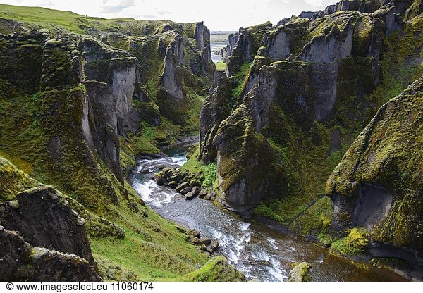 Fluss Fjadra  Schlucht Fjadrargljufur  Island  Europa