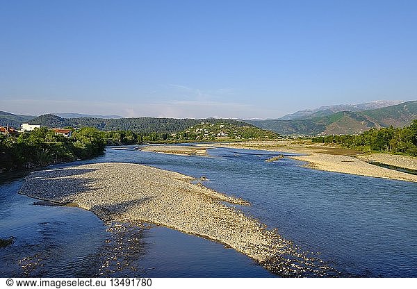Fluss Shkumbin  Elbasan  Albanien  Europa