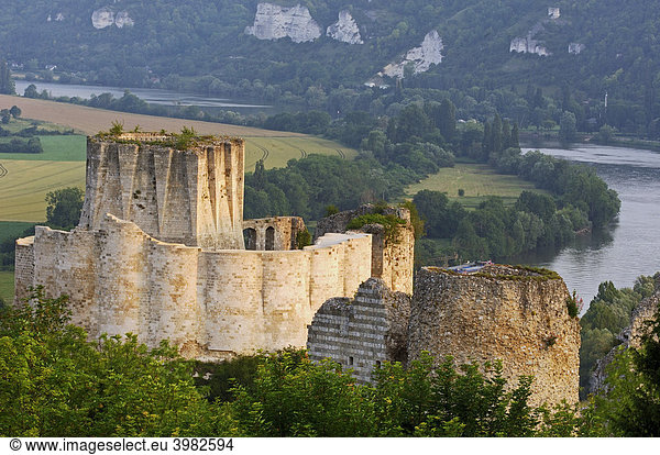 Flussschleife der Seine und Schloss Galliard  Ch‚teau-Gaillard  Les Andelys  Seine-Tal  Normandie  Frankreich  Europa