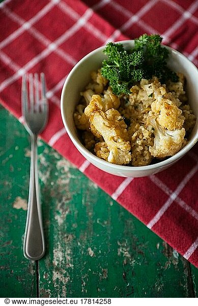 Food photography  cauliflower  parsley  vegan  vegetarian  healthy  roasted  fork