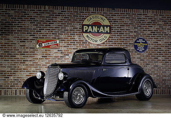 Ford Coupe Custom 1934. Künstler: Simon Clay.