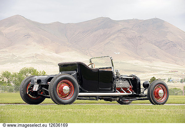 Ford-Rennwagen 1925. Künstler: Simon Clay.