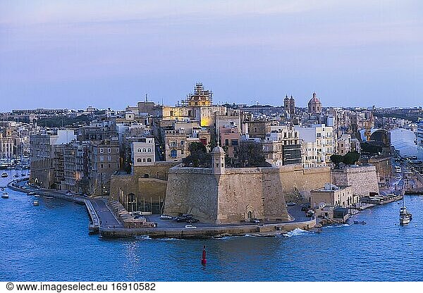 Fort Saint Michael in der Abenddämmerung  Senglea  Region Valletta  Malta.