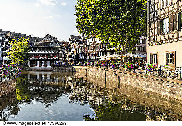 France  Bas-Rhin  Strasbourg  Ill River canal in Petite France