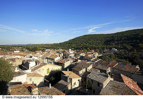 France  Bouches du Rhone  Alleins  general view of the village taken from the ruins of the castle