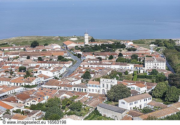 France  Charente Maritime  Aix island  the town (aerial view)