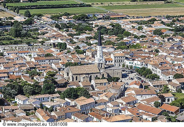 France  Charente Maritime  Ile de Re  Ars en Re  labelled Les Plus Beaux Villages de France (The Most Beautiful Villages of France)  the village (aerial view)