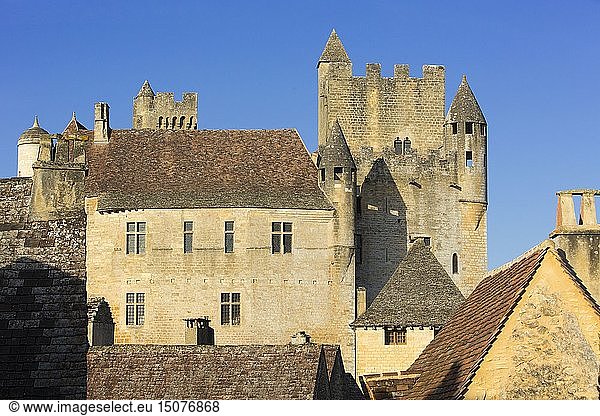 France  Dordogne  Perigord Noir  Dordogne valley  Beynac et Cazenac labelled Les Plus Beaux Villages de France (One of the Most Beautiful Villages of France)  the castle on a rocky spur