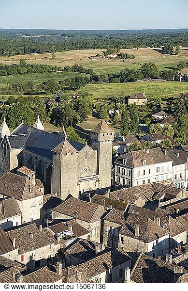 France  Dordogne  Perigord Pourpre  Beaumont du Perigord  medieval village and its fortified church (aerial view)