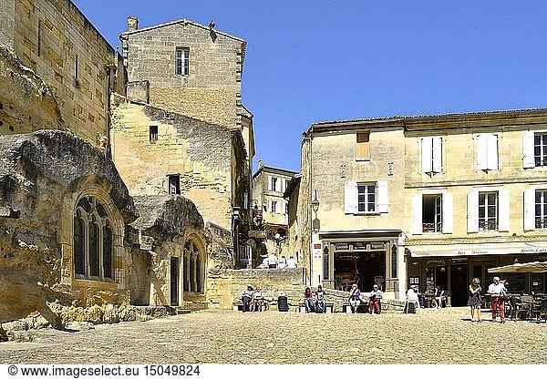 France  Gironde  Saint Emilion  listed as World Heritage by UNESCO  the medieval city  Place de l'eglise monolithe and the monolithic church of the 11th century entirely dug in the rock