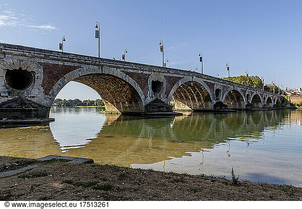 France  Haute-Garonne  Toulouse  Pont Neuf stretching over Garonne river
