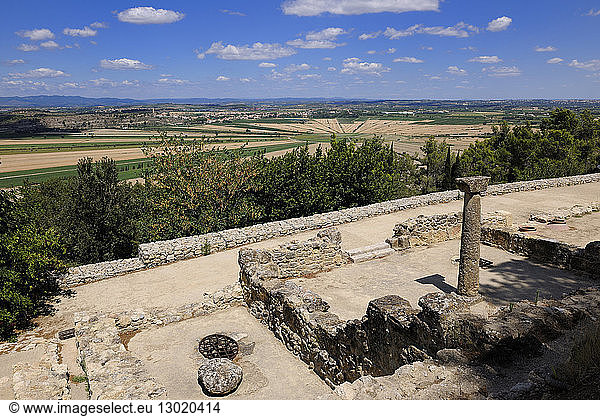 France  Herault  Nissan lez Enserune  the Oppidum d'Enserune is an ancient hill town between the sixth century BC and first century AD  the former Etang de Montady in the background