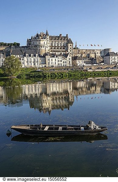 France  Indre et Loire  Loire valley listed as World Heritage by UNESCO  Amboise  Amboise castle  the castle of Amboise from theile d'Or overhanging the Loire