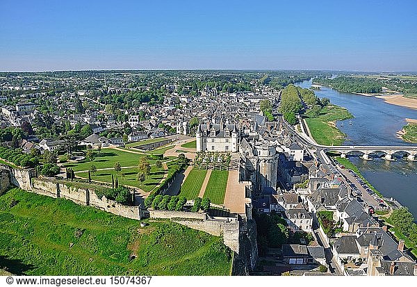 France  Indre et Loire  Loire valley listed as World Heritage by UNESCO  Amboise  the castle (aerial view) * France  Loir et Cher  residence house  Blois  (aerial view)