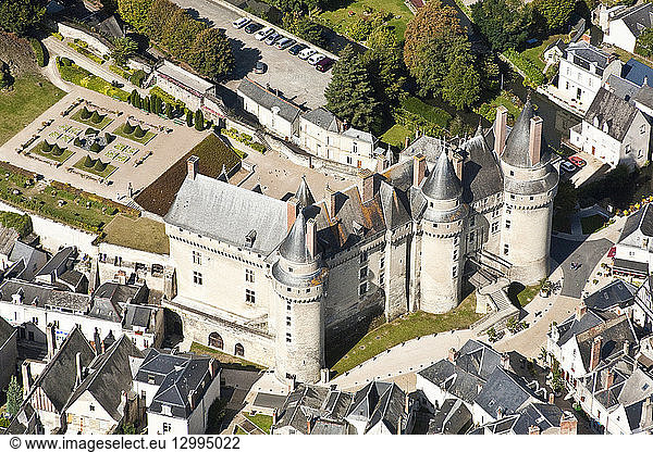 France  Indre et Loire  Loire Valley listed as World Heritage by UNESCO  Langeais  The medieval fortress overlooking the city (aerial view)