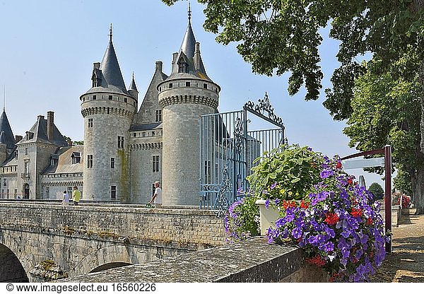 France  Loiret  Loire valley listed as World Heritage by UNESCO  Sully sur Loire  chateau de Sully sur Loire