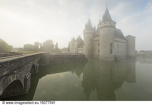 France  Loiret  Loire valley listed as World Heritage by UNESCO  Sully sur Loire  14th and 17th century castle (compulsory mention: chateau de Sully sur Loire  Loiret department property)