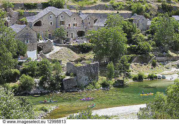 France  Lozere  the Causses and the Cevennes  Mediterranean agro pastoral cultural landscape  listed as World Heritage by UNESCO  La Malene  Haute Rive hamlet  canoeing down Gorges du Tarn