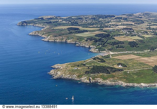 France  Morbihan  Belle Ile  Locmaria  pointe de Kerdonis and the lighthouse (aerial view)