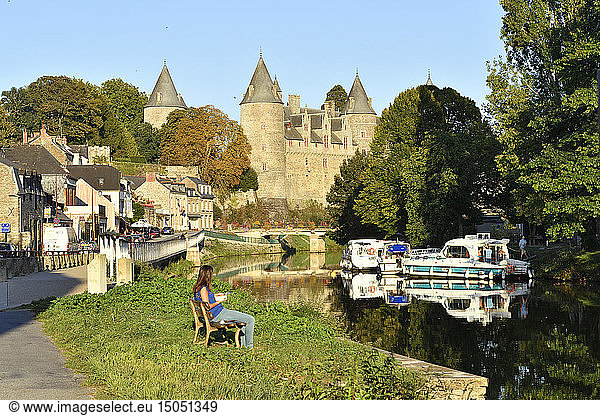 France  Morbihan  stop on the Way of St James  Josselin  medieval village  Josselin castle in flaming gothic style on the Oust River banks