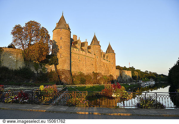 France  Morbihan  stop on the Way of St James  Josselin  medieval village  Josselin castle in flaming gothic style on the Oust River banks